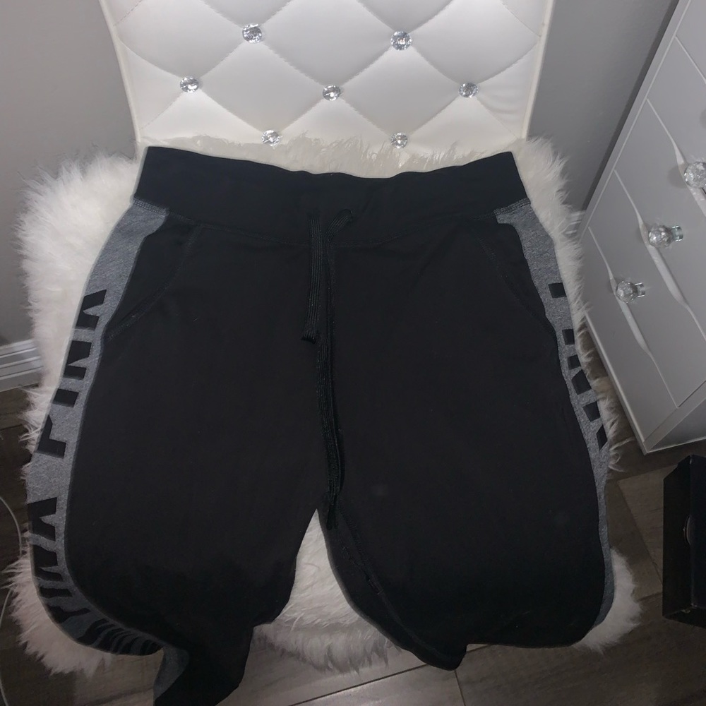 VS PINK Yogas